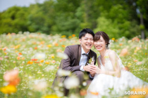 大阪｜可愛い春のお花いっぱいの万博記念公園で行う洋装ロケーション前撮り